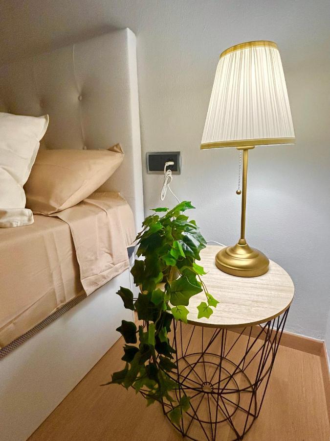 Room Con Bano Privado Sagrada Familia Barcelona Buitenkant foto